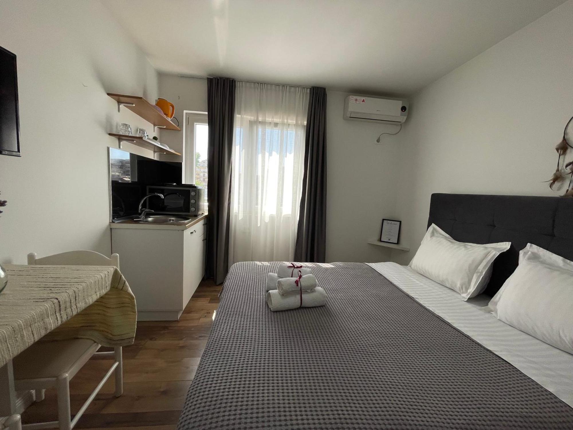 Central Studio Apartments Tirana Cameră foto